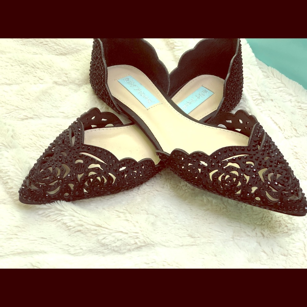Betsy Johnson satin size 6.5 Lucy flats ❤️❤️🦄🦄